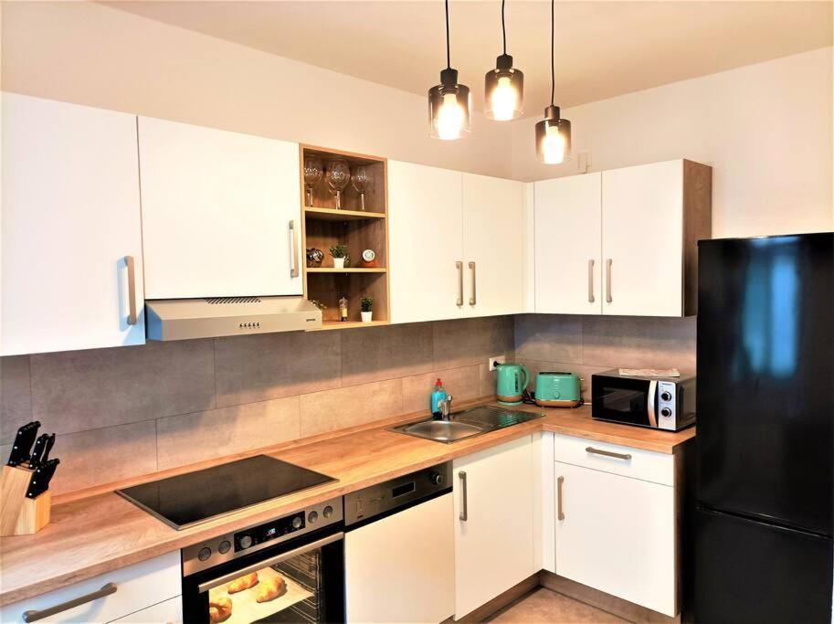 Modernes Apartment Mit Balkon มัคเดอบวร์ก ภายนอก รูปภาพ
